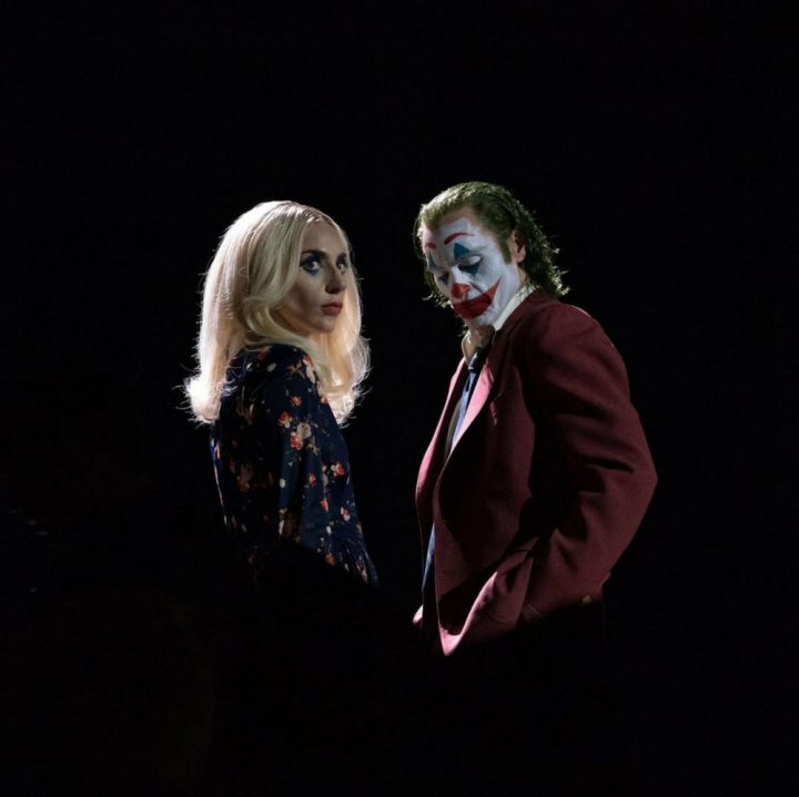 《小丑2》发布首张海报，Lady Gaga版小丑女震撼首秀！正式回归舞台