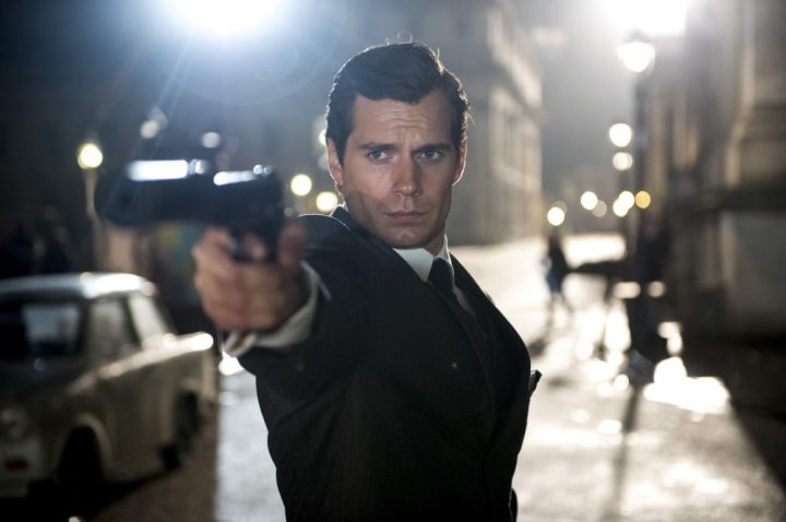 AI制作的《007》预告片亨利·卡维尔版在全网引爆热议，玛格特·罗比饰演邦女郎